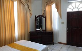 Goldenview Guesthouse Ocho Rios