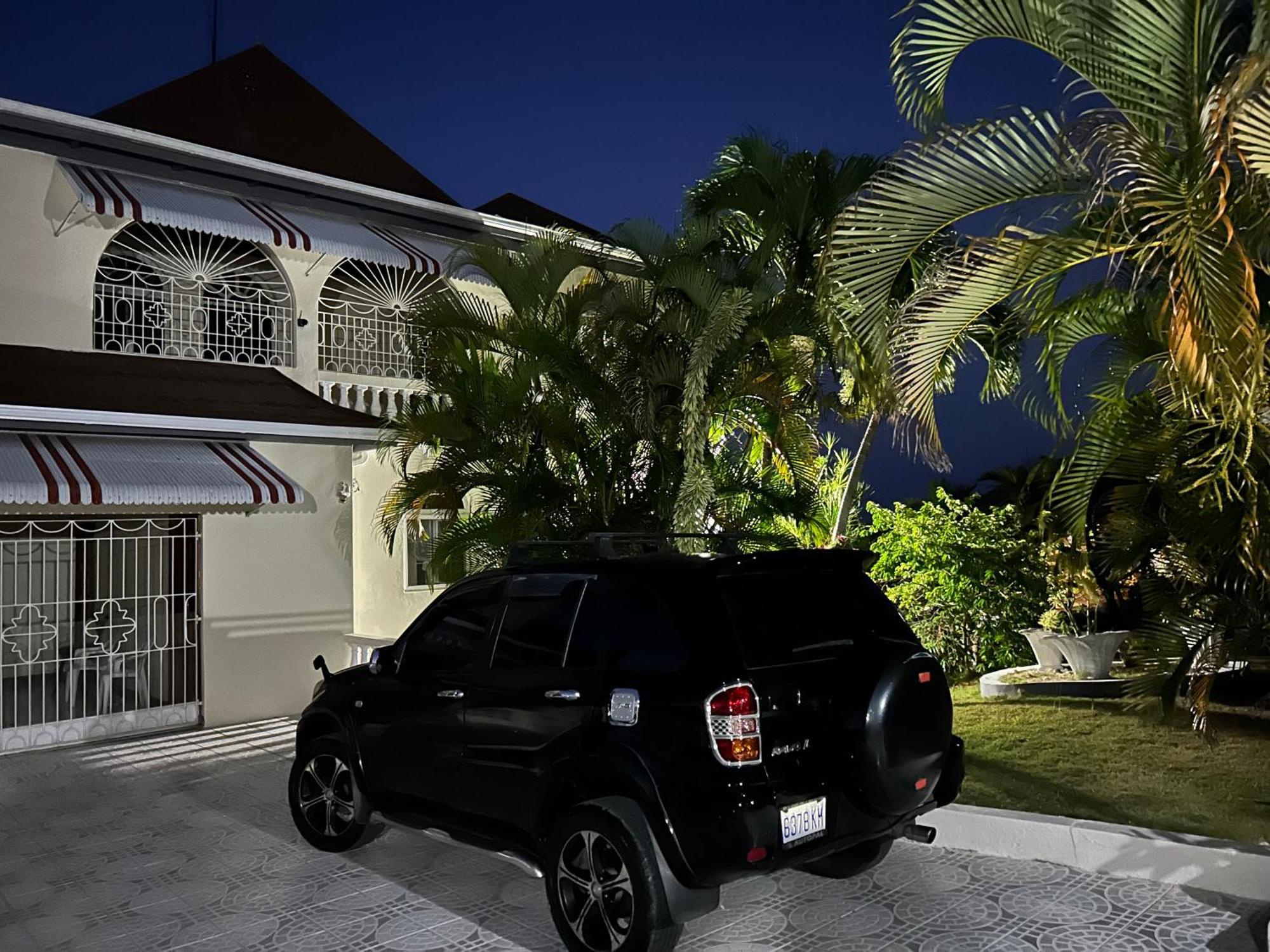 Goldenview Guesthouse Ocho Rios Exterior photo